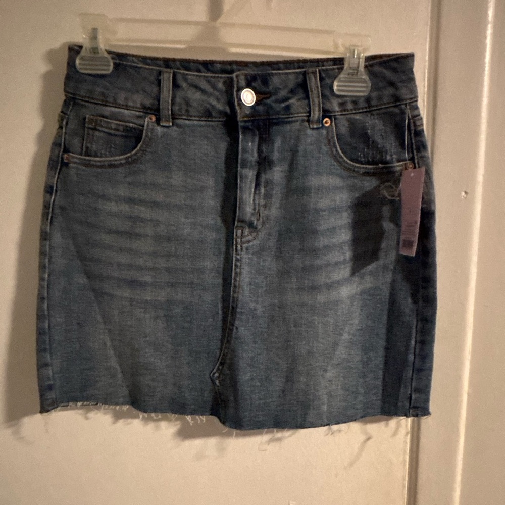 Wild Fable Denim Mini Skirt Womens Size 4 NWT Distressed Hem Jean Skirt
(953)